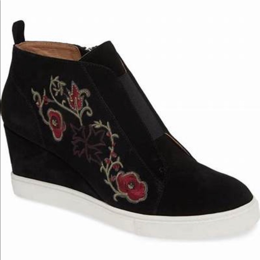 Linea Paolo ‘Felicia’ wedge boots